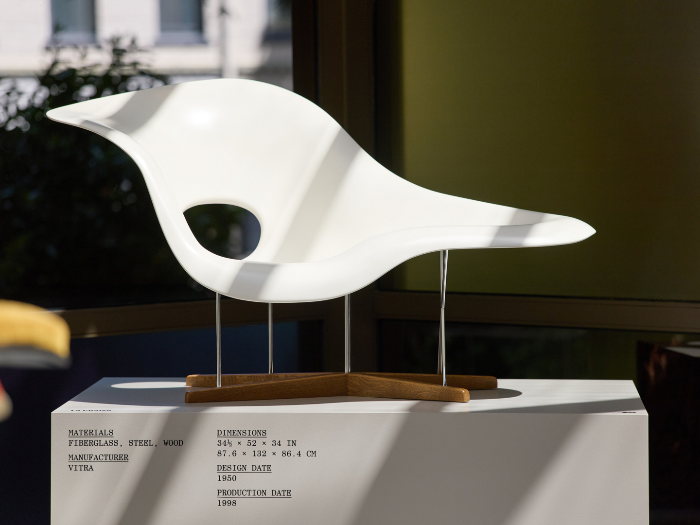 Eames_ChairVignette2
